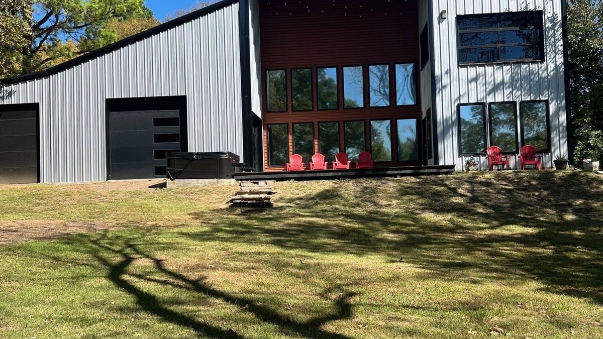 Porum House | Amazing lake front property