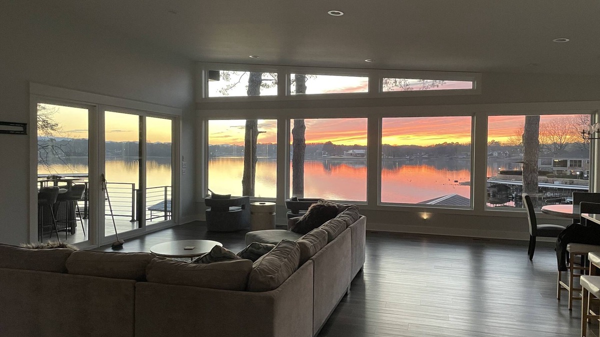 Mid America House | Amazing Lake Home close to everything with amazing view