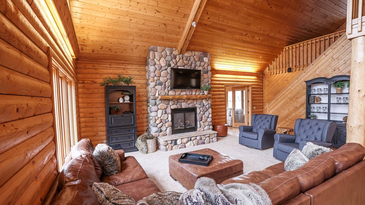 Richmond House | Amazing Lake Home Great For Families And Friends!