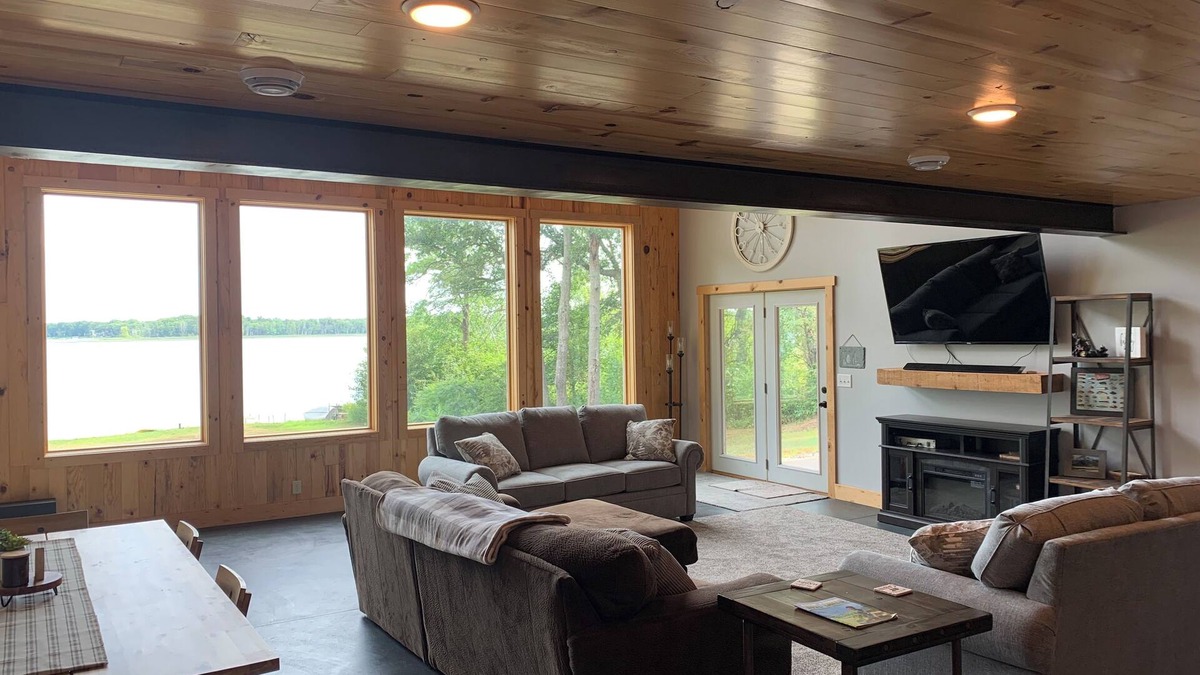 Brainerd Cabin | Amazing Lake Home in Baxter. Minutes to the golf courses and area attractions