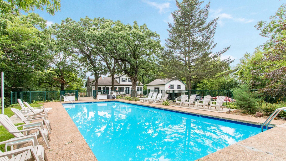 Twin Lakes House | Amazing Lake House w/ In-Ground Heated Pool