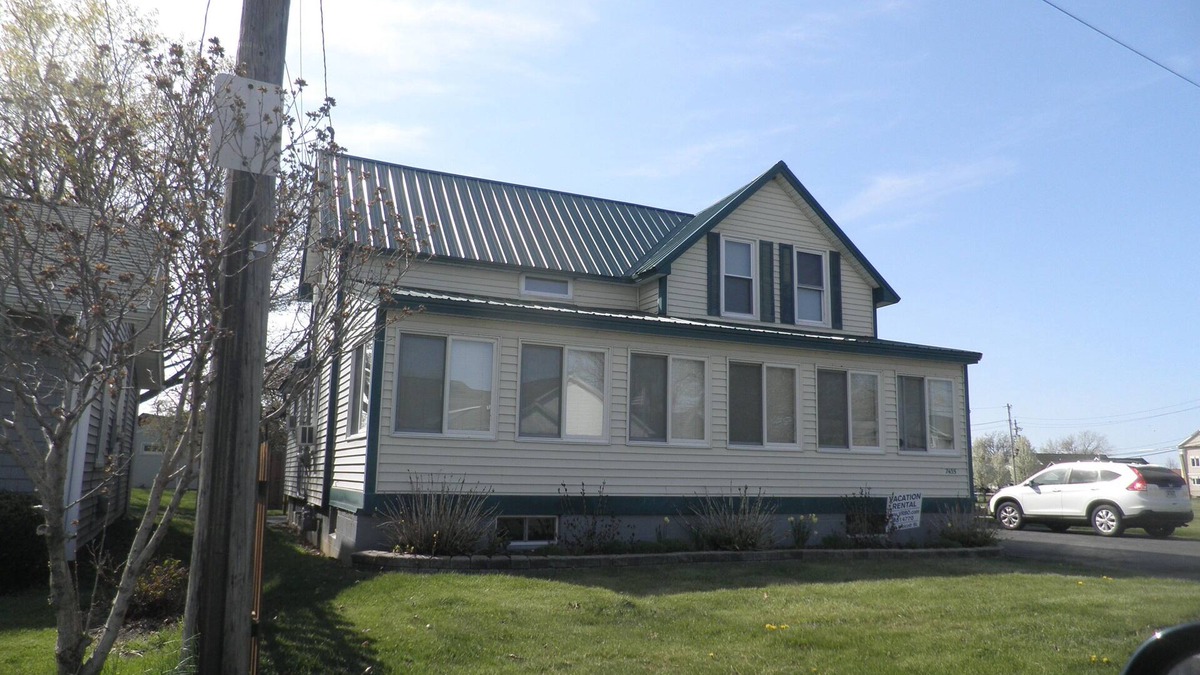 Sodus Point House | Amazing Lake View Cottage with Game room for Kids of all ages
