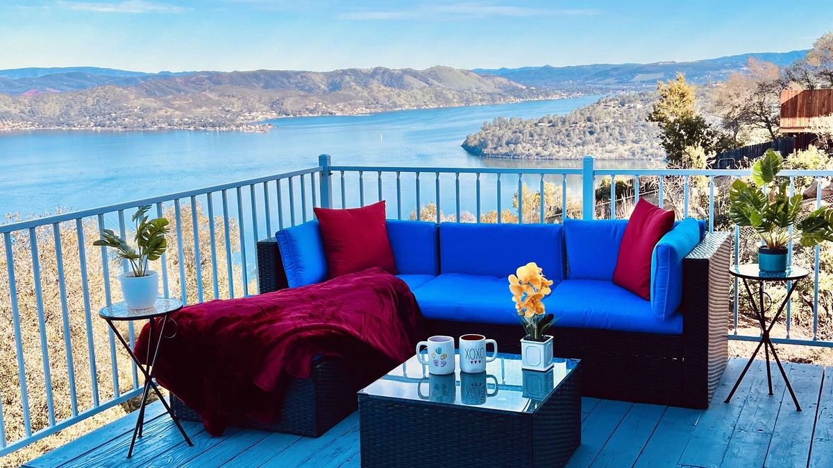 Kelseyville House | Amazing Lake View Home w Pool table Ping-Pong BBQ Deck, Watch Sunset