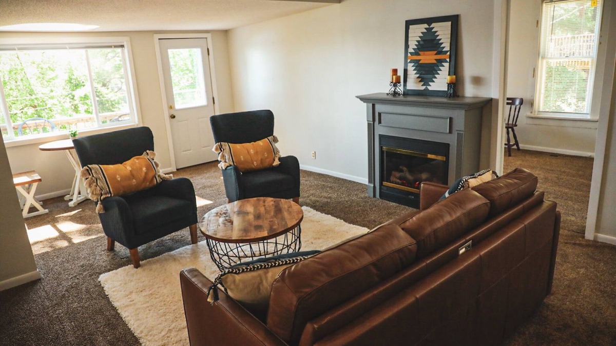 Walker House | Amazing Lake Views, 5 min walk to downtown Walker