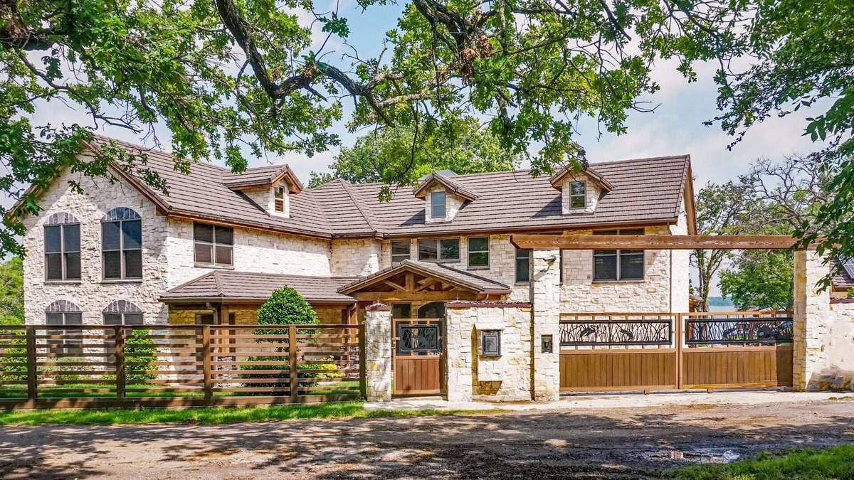 Quinlan House | Amazing lakefront home with custom boat dock!