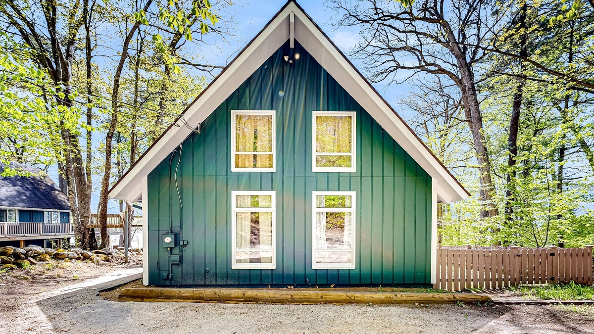 Wolfeboro House | Amazing lakefront retreat with stunning views - near skiing & golf