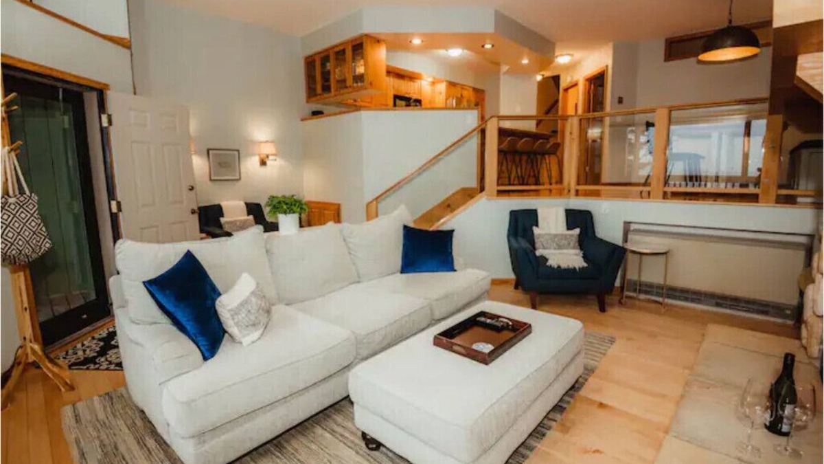 Tofte House | Amazing Lakefront Views! Mins to Lutsen Mountain!