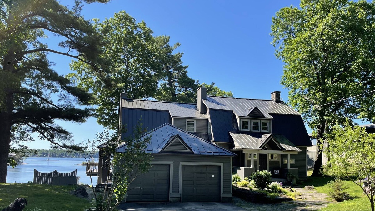 Elizabethtown-Kitley House | Amazing location on the St Lawrence River