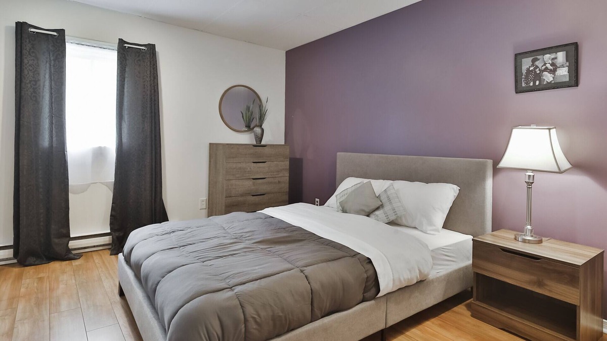 Cote-Saint-Paul House | Amazing Location - Giant Patio - 8 bedrooms (4.9* airbnb)