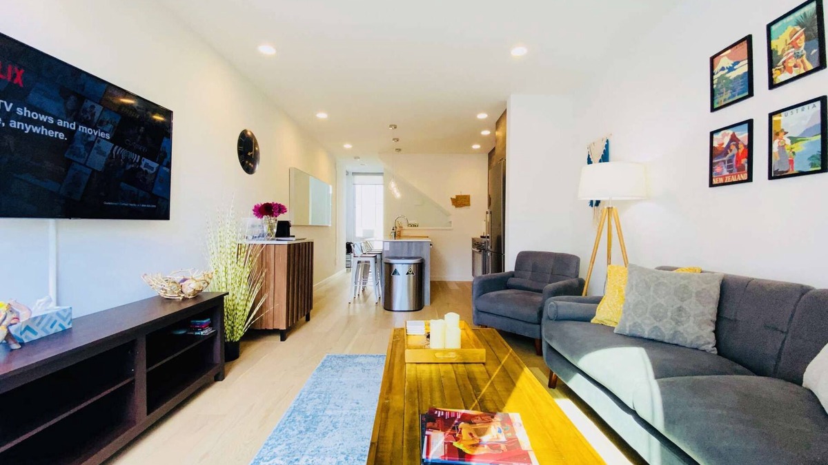 West Woodland House | Amazing location in Ballard near all attractions