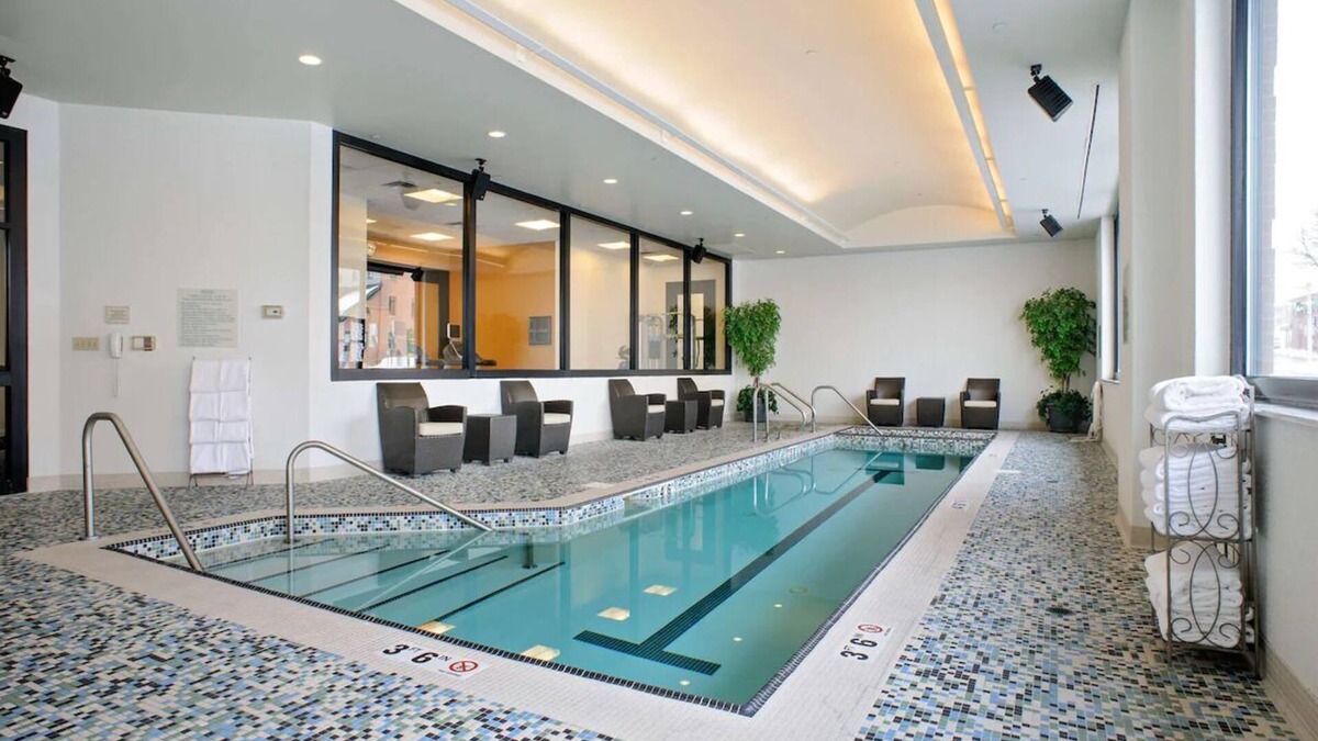 Old Port House | Amazing Location & Modern Comforts: Pool | Breakfast | 24h Gym | 2 Units