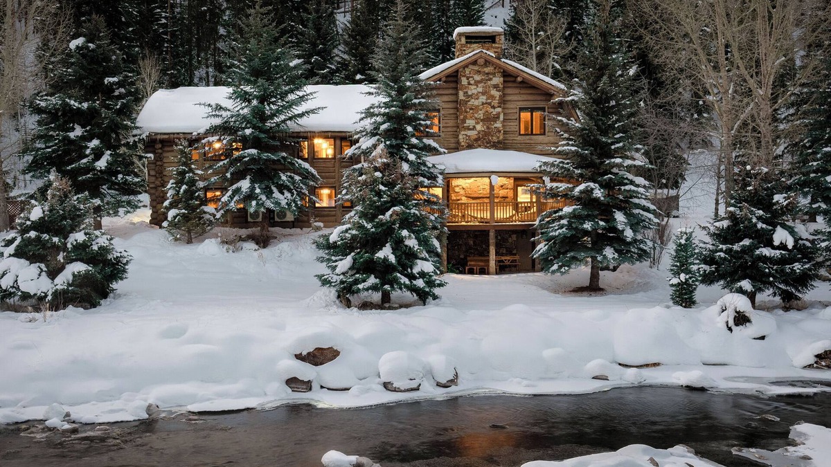 Highland Meadows House | Amazing Log Home on Gore Creek | The Savory Lodge
