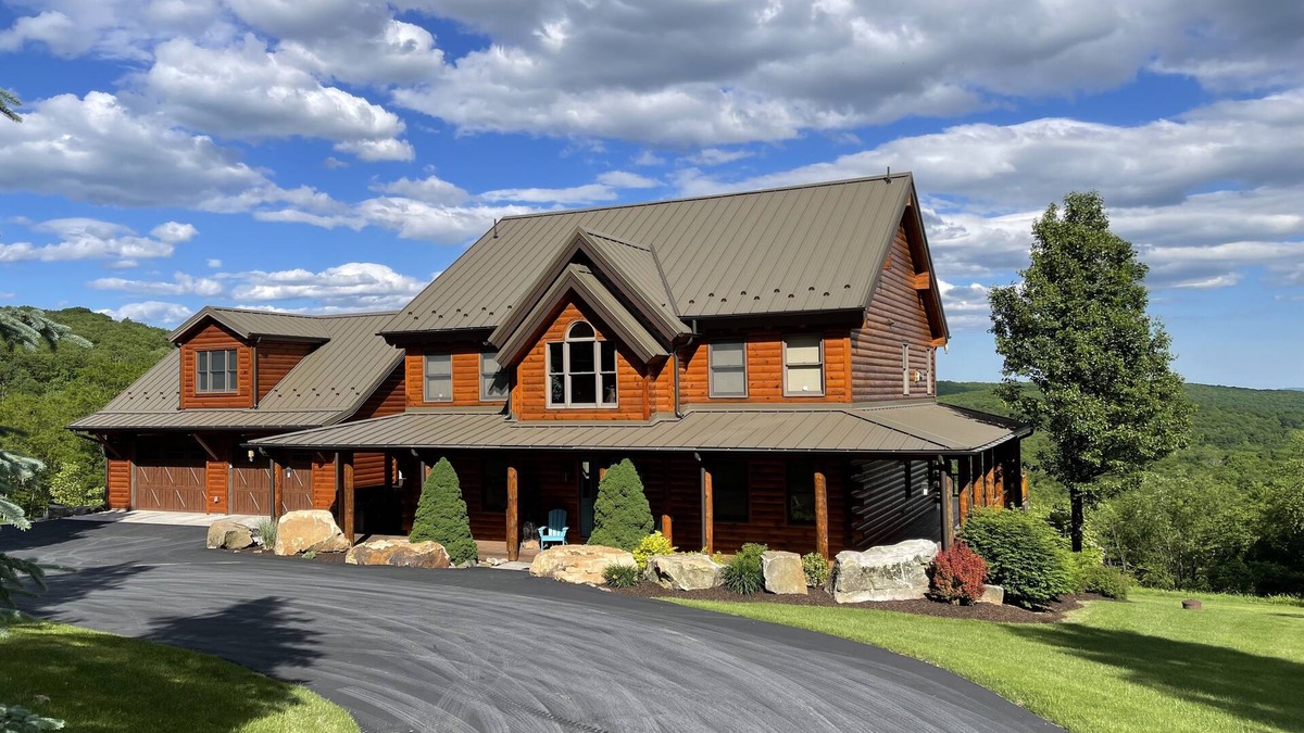 Jefferson Township House | Amazing log home with views that abound!