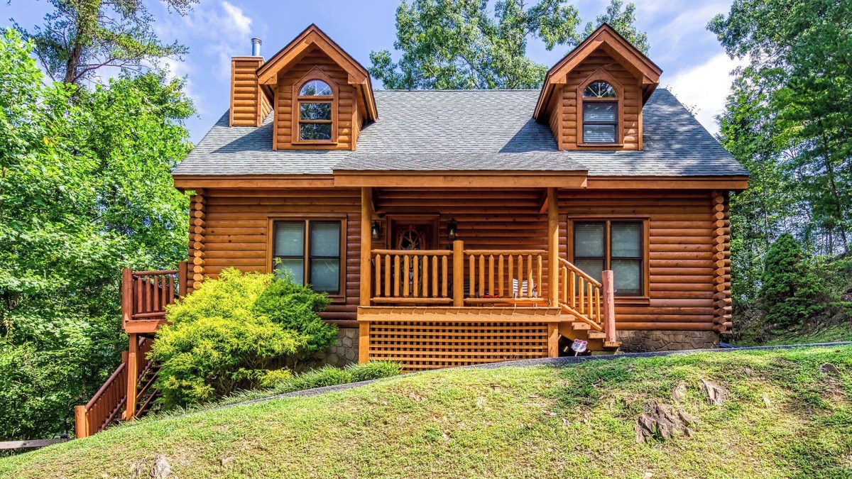 Caton Cabin | Amazing Luxury Log Cabin! Great Living Space! Mountain Views! 2 Jacuzzi Tubs!