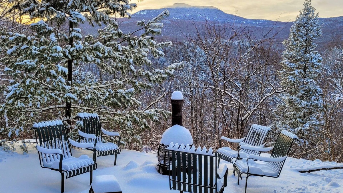 Waterbury Cabin | Amazing Mountain Views!