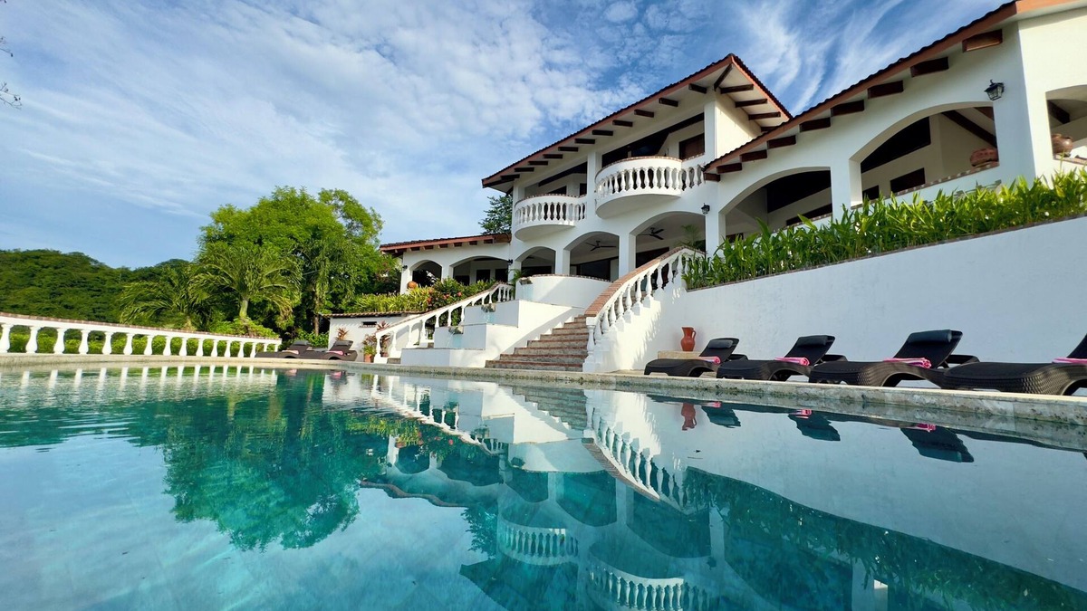 El Ocotal Villa | Amazing Ocean-View 4-BR Villa/Casa Linda/5 minutes walk to the beach!