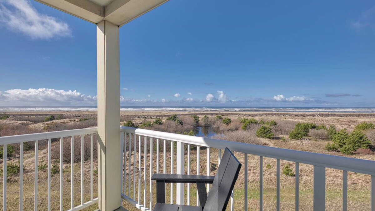 Long Beach Condo | AMAZING OCEAN VIEW, Pets Ok, Steps to Town and Beach (StayS)