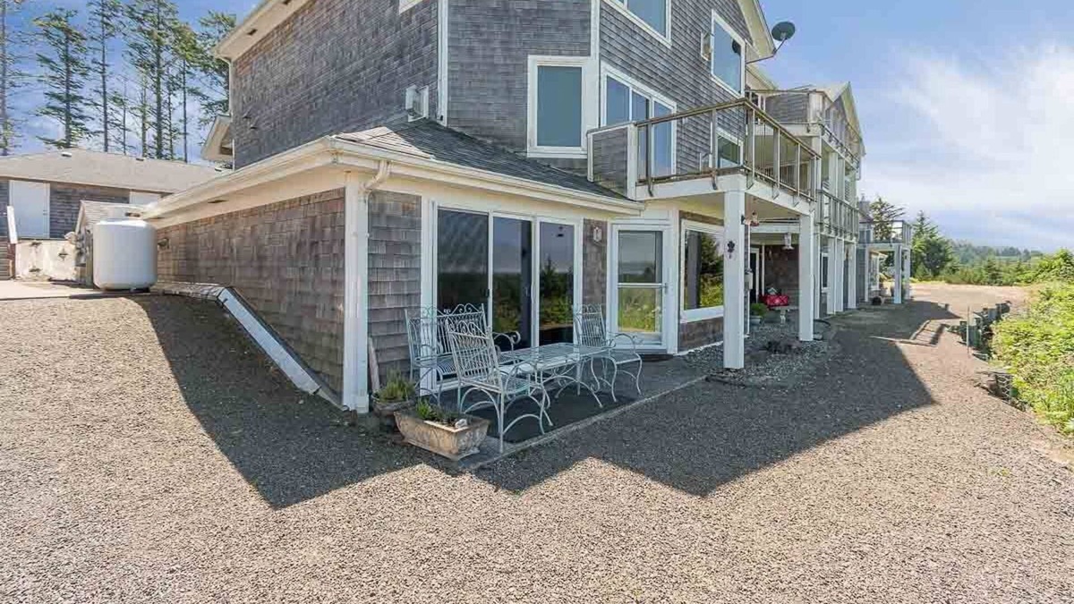 Seaview Condo | Amazing Ocean View, Pets Ok, Relaxing, Steps to beach (SeaLaView)