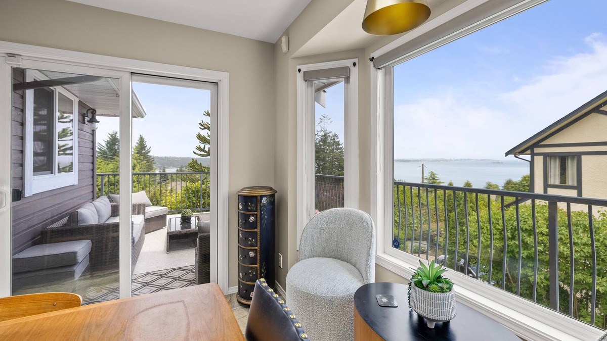 Colwood House | Amazing Ocean Views, Hot Tub, Sleeps 10!