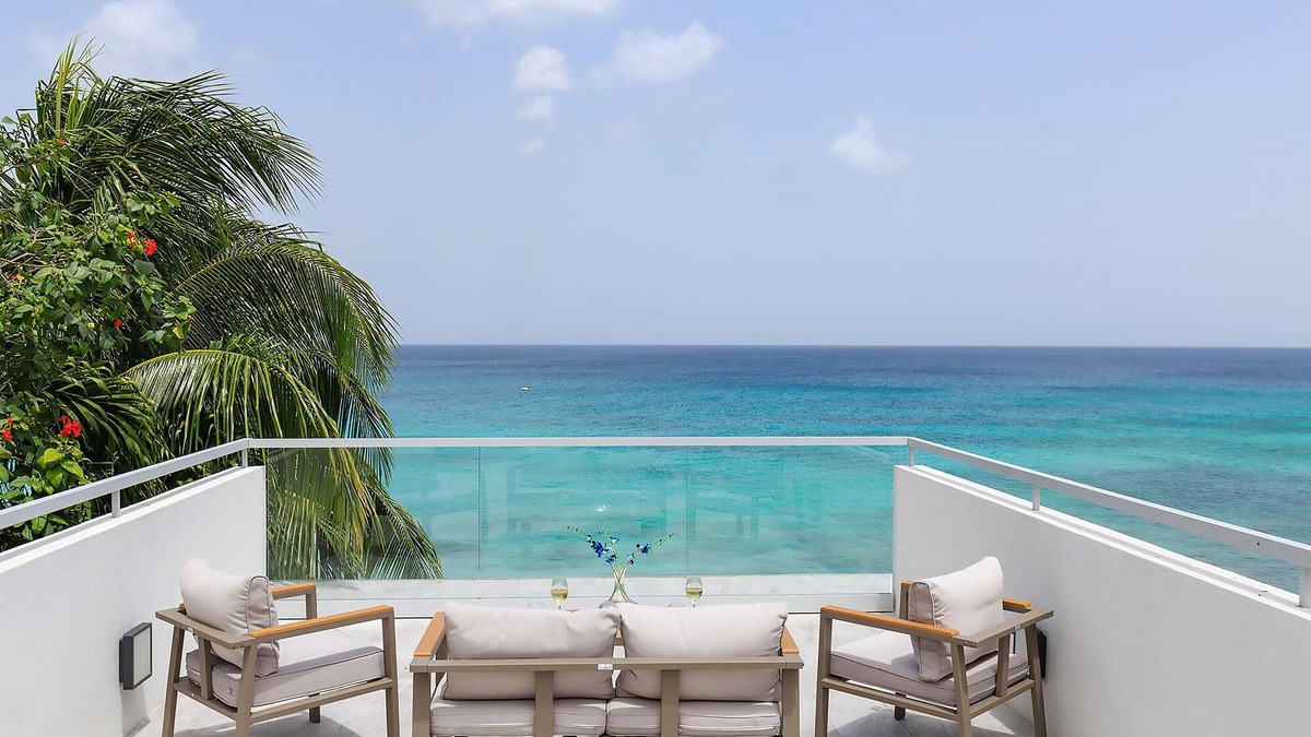 Prospect Villa | Amazing oceanfront 3 story standalone villa