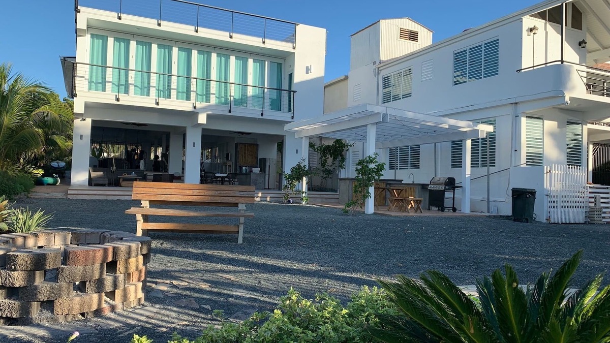 El Combate House | Amazing Oceanfront Villa in Combate Beach