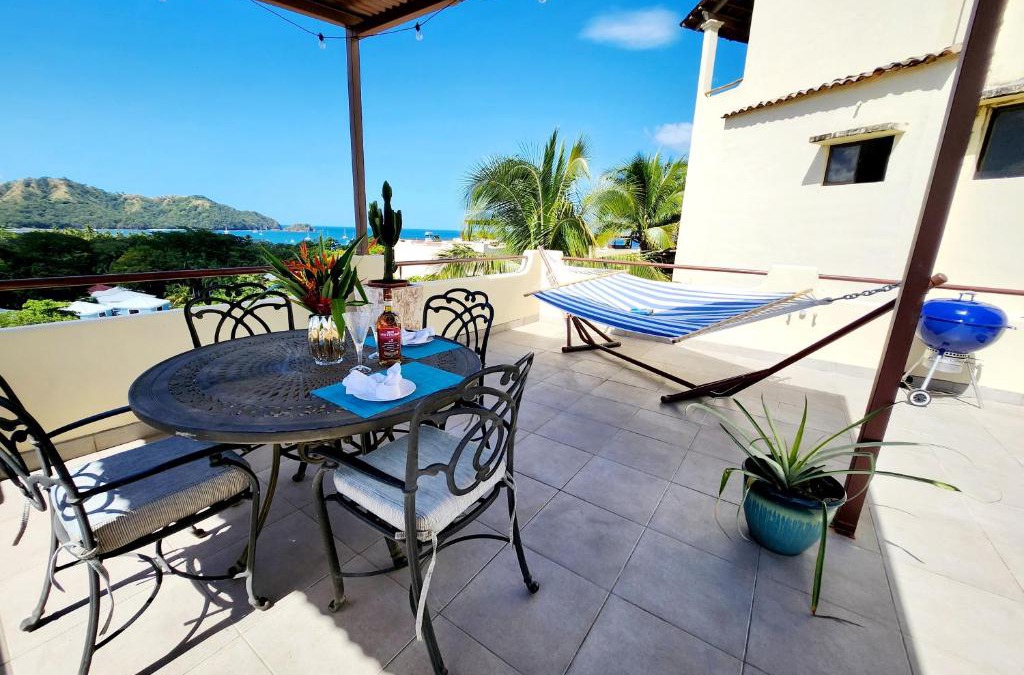 Coco Sunset Hills Apartment | Amazing Oceanview rooftop terrace walk to beach