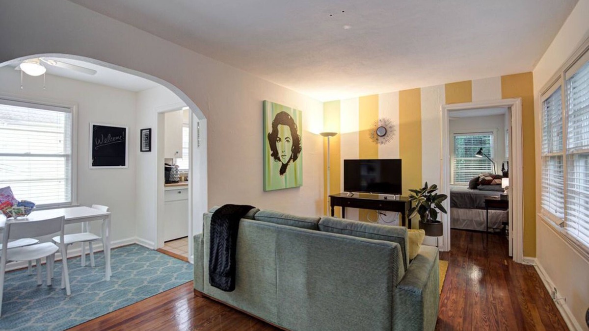 Dunedin Apartment | Amazing one bed/bath apartment tucked away and private! One block from water!