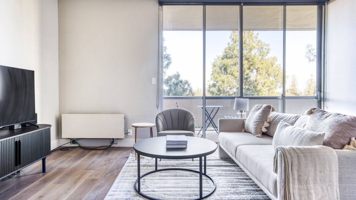 University South Apartment | Amazing Palo Alto 2BR w/Pool & Gym, near FB & Google, by Blueground