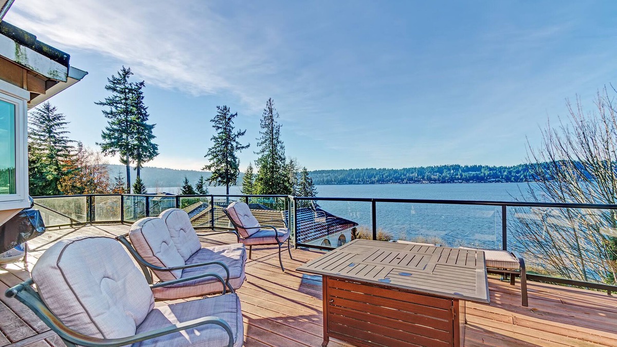 Sammamish House | Amazing Panorama Lake View