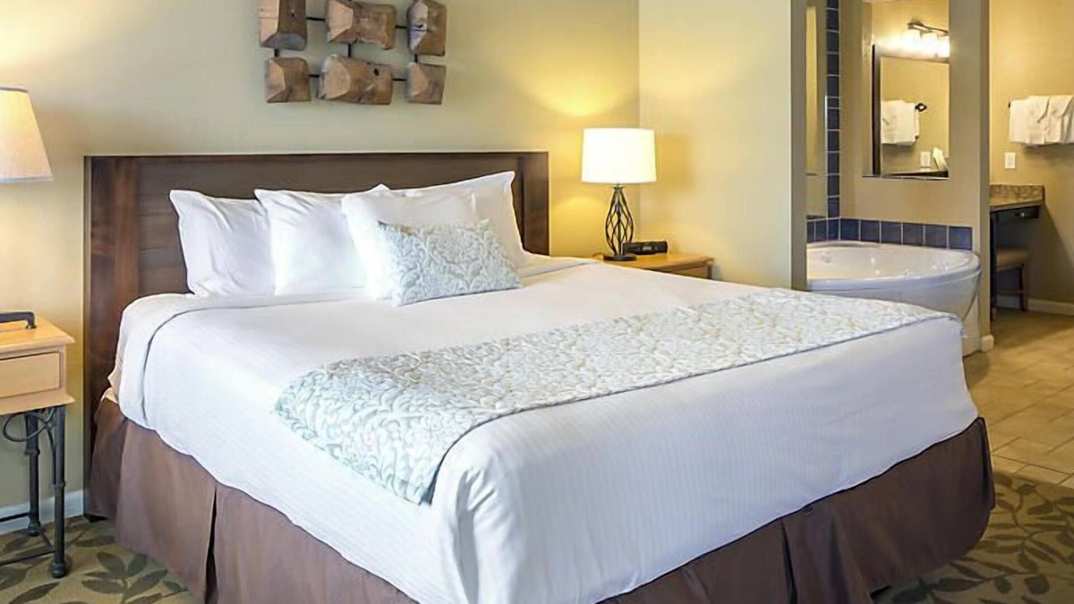 Big Cedars Resort | Amazing Paradise Point Resort in Hollister!