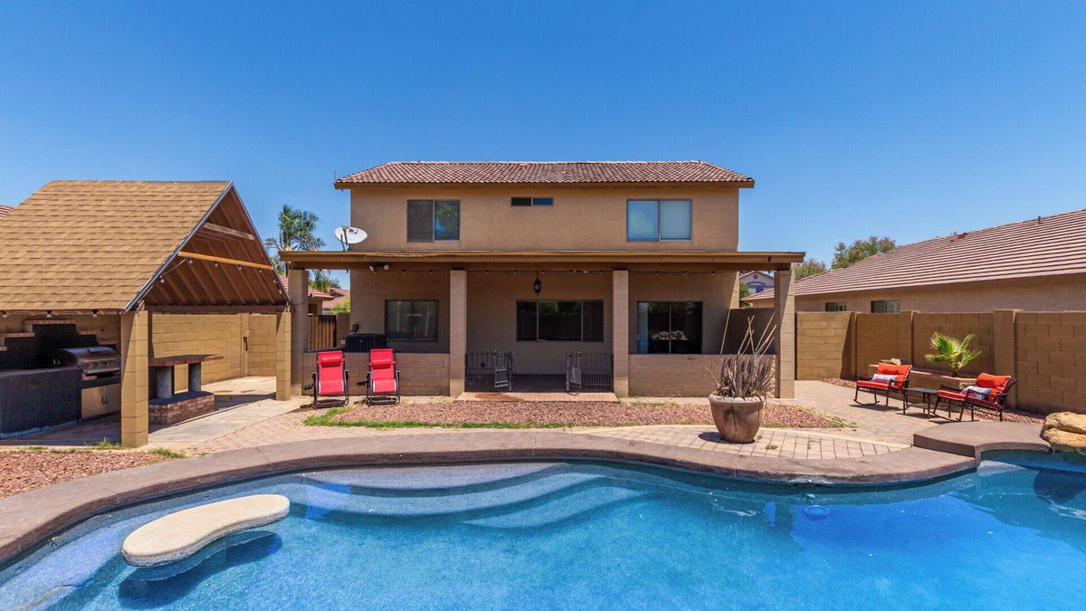 Casa Grande Villa | Amazing Pool/Comfy King/Queen/BBQ