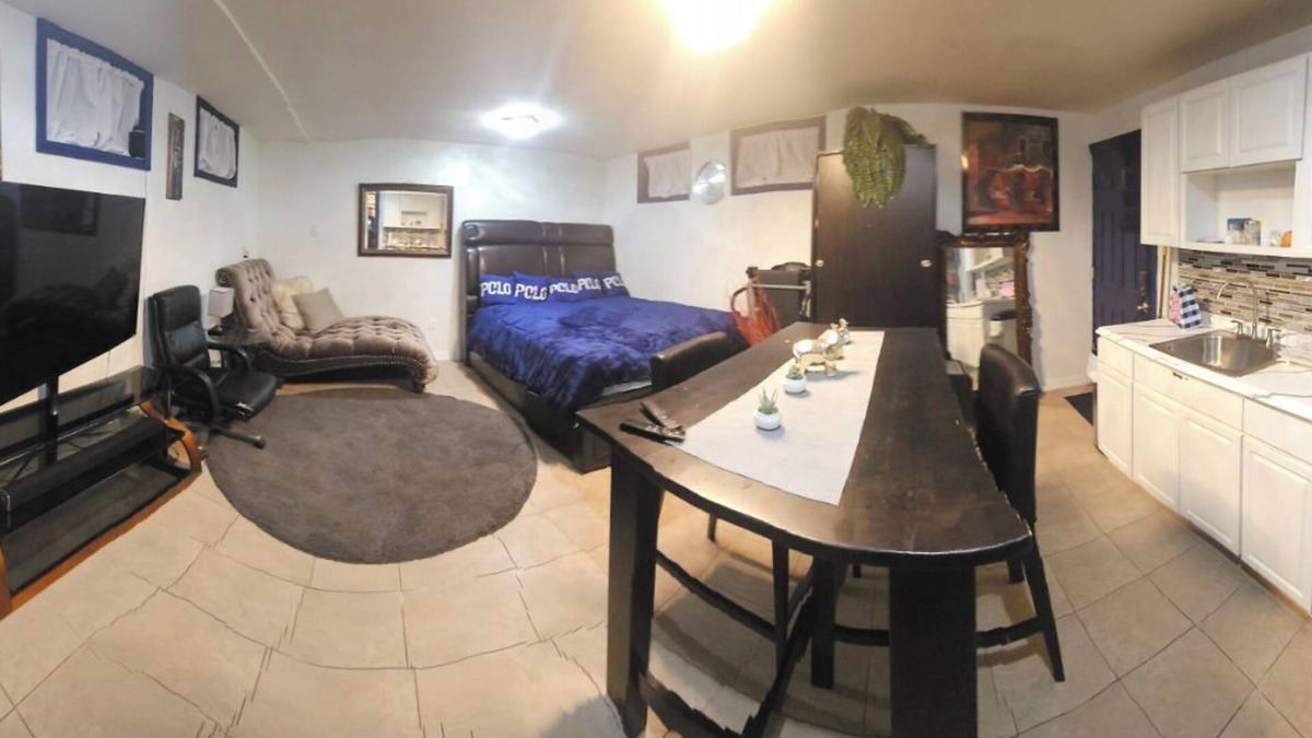 Jamaica Apartment | AMAZING PRIVATE QUIET & COMFORTABLE SHORT STAYS! nKING SZ BED.10 mins from JFK