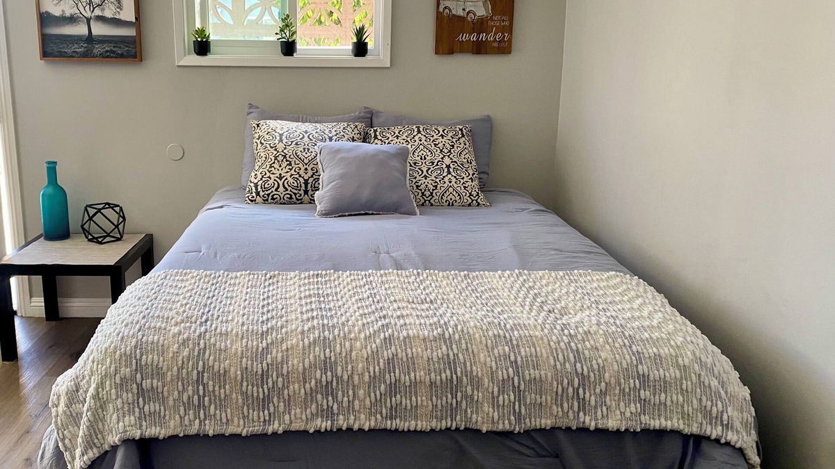 North Redondo House | Amazing Private Suite with Private Entrance - 2 miles to beach