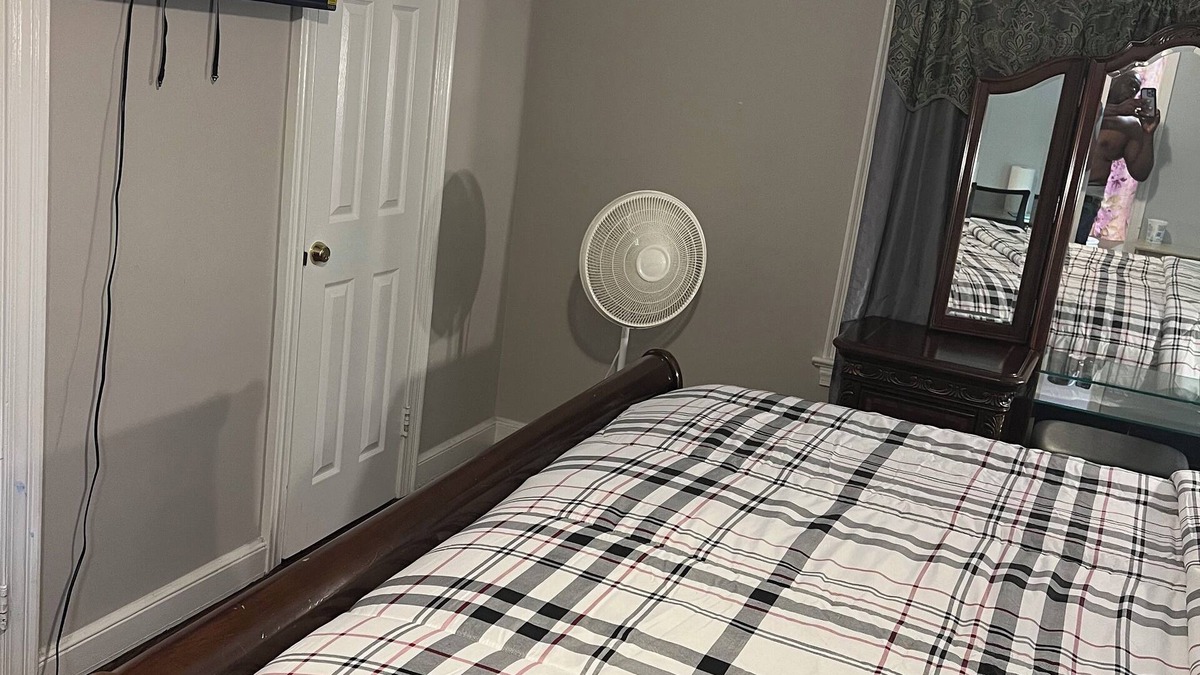 Irvington House | Amazing room with AC in charming Irvington