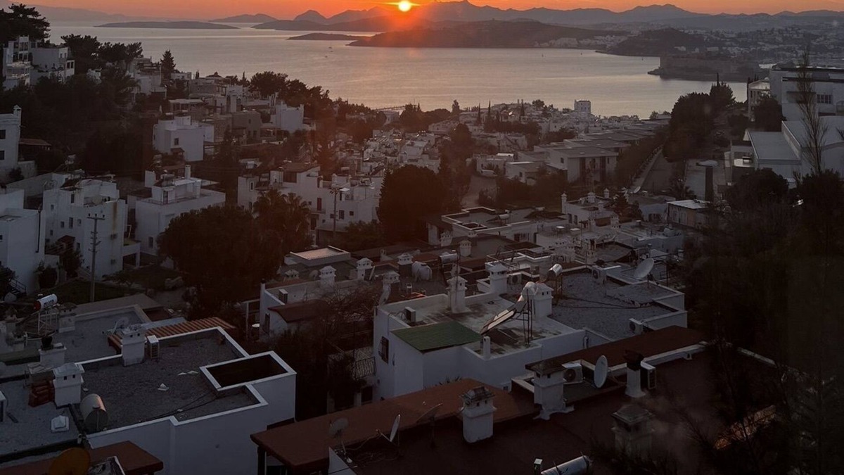Bodrum City Center Apartment | Amazing sea view 5 minutes to the beach restaurant’s bars