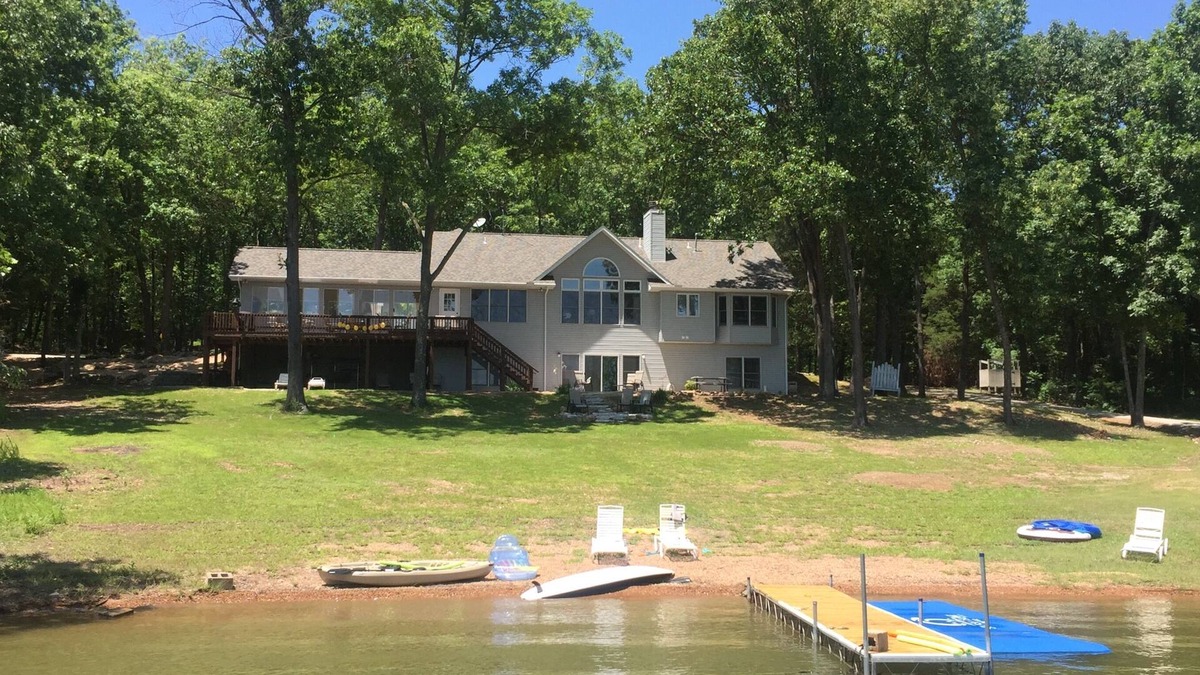 Shell Knob House | Amazing Secluded and Private 4500 sf 5 BR 4 BA lake Cove