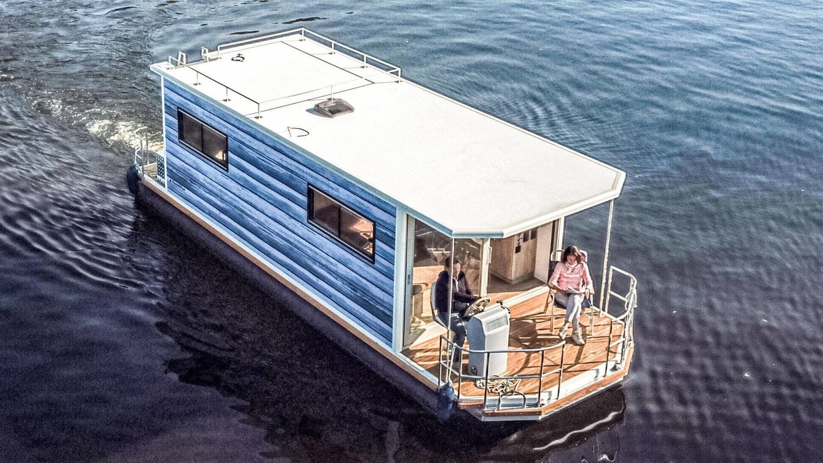 Oberhavel Boat Rental | Amazing ship in Hennigsdorf