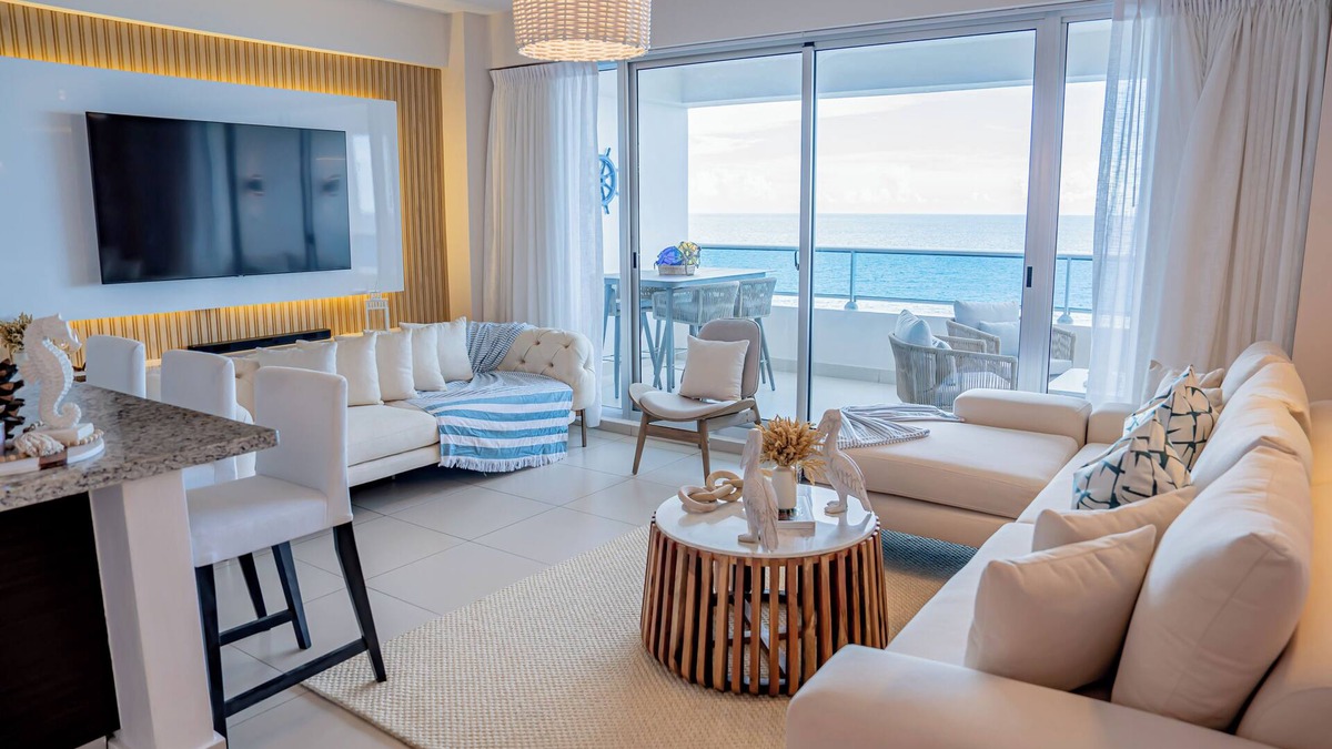 Juan Dolio - El Pueblo Apartment | Amazing & Solemn Ocean & Beach Front Apartment in Juan Dolio with a Huge Balcony