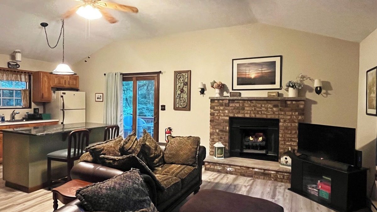 Bushkill House | Amazing Space in the Poconos - Escape to Wildlife & Colorful Foliage this Fall.