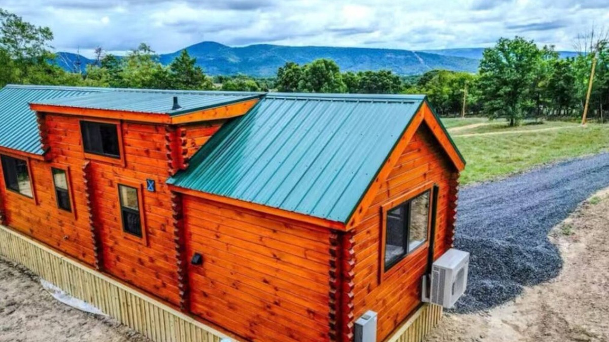 Old Fields Cabin | Amazing Star gazing Mountain View 2-bedroom cabin with AC, WiFi at Old Fields WV