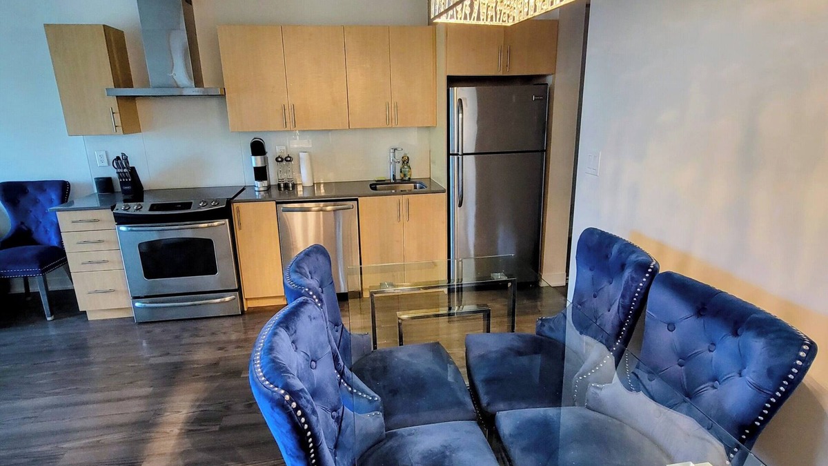 Mimico Hotel | Amazing suite located in Toronto Humber Bay