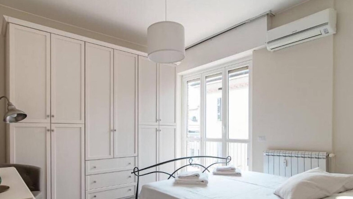 Como Apartment | Amazing suite with private parking in Como