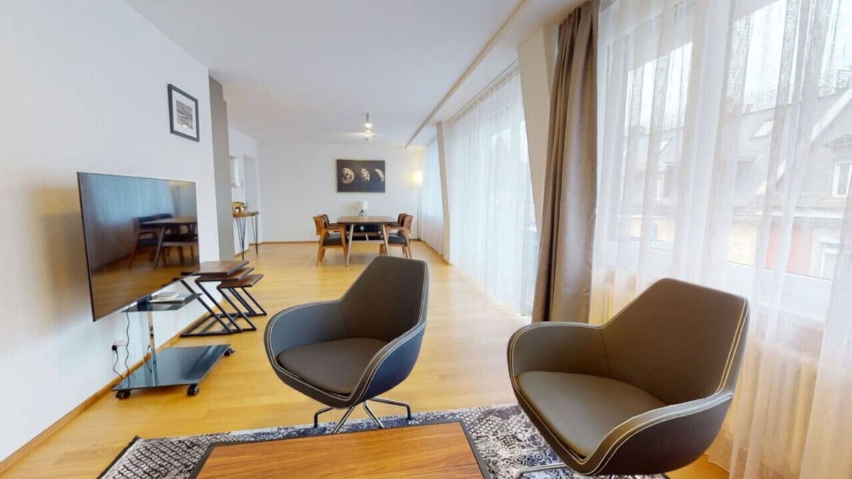 Sihlfeld Apartment | Amazing/sunny 2BR flat in the city center (West 6)