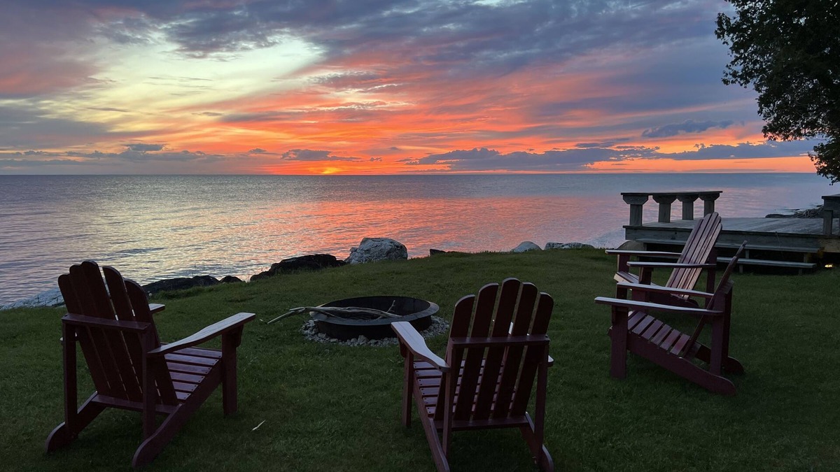 Washington Island House | Amazing Sunsets 280 Ft. Shore 2.5 Acres Great Cottage!