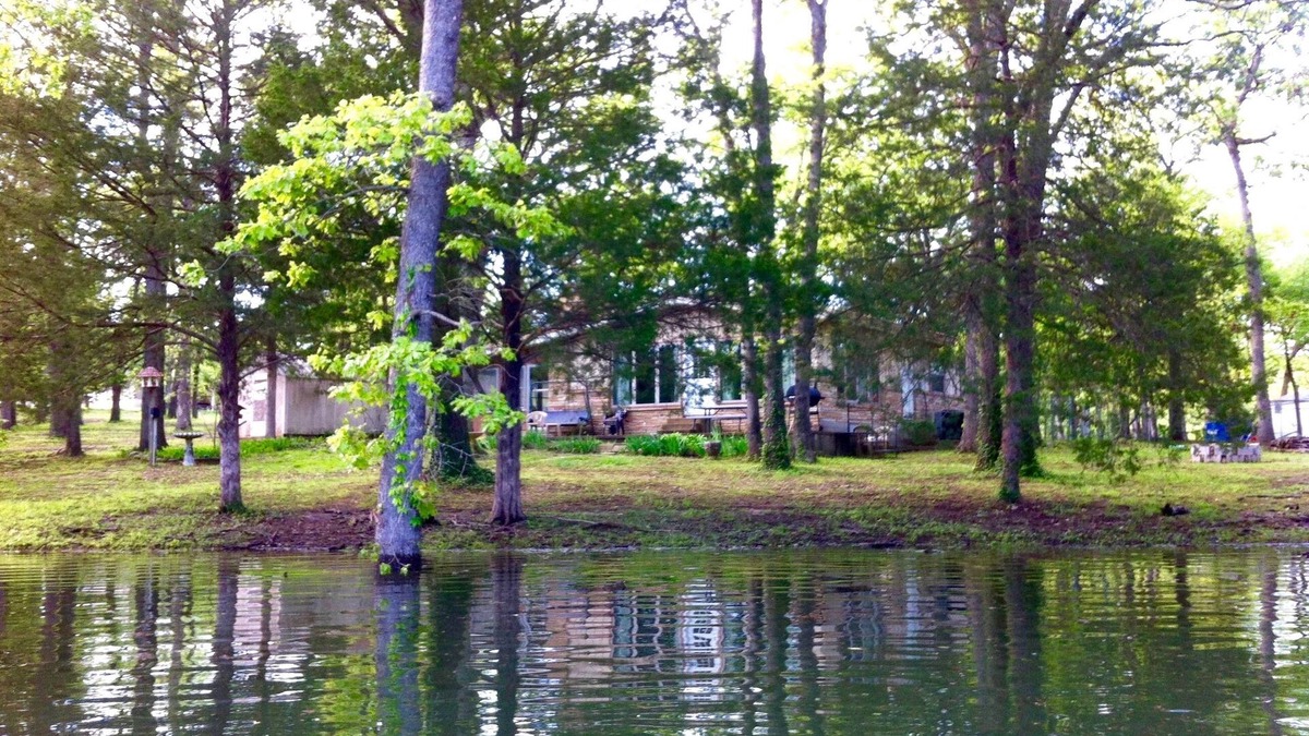 Kimberling City House | Amazing Table Rock Lake Home! Easy access to Silver Dollar City & Branson.