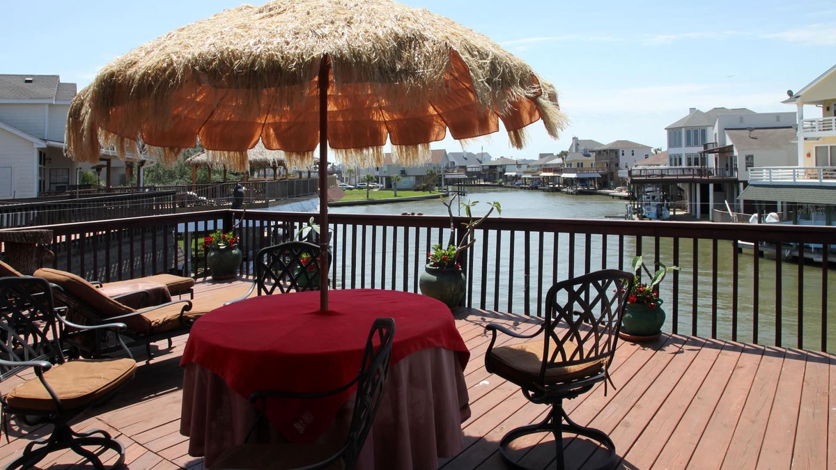 Galveston House | Amazing Tiki House