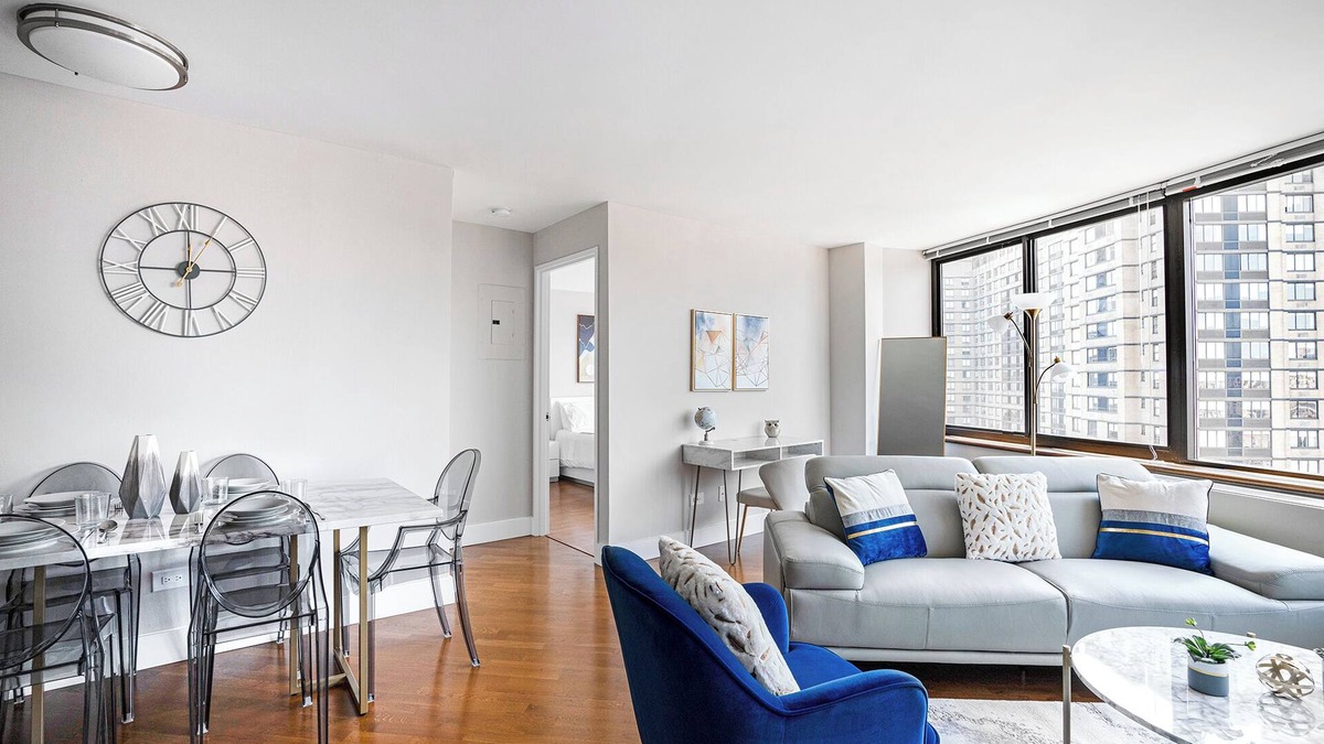 Upper East Side Apartment | Amazing UES Luxury 2 Bed w/Gym, Pool,Laundry #6161