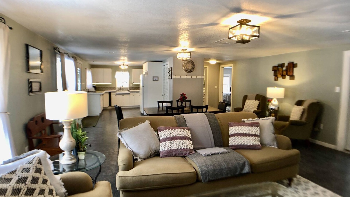 St. Helen House | Amazing Updated Retreat with Fully Stocked All Seasons Game Room!