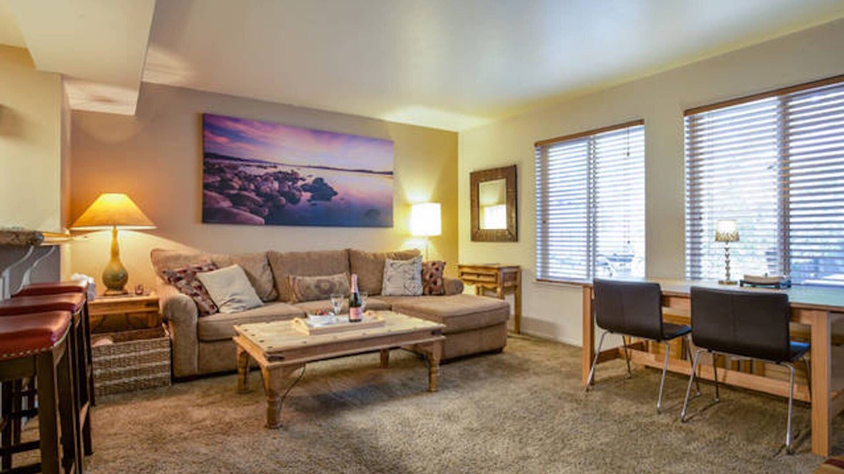 Lake Forest Condo | Amazing Upscale Condo w/Pool, Hottub, Tennis, 65" HD TV, WiFi, walk to town .