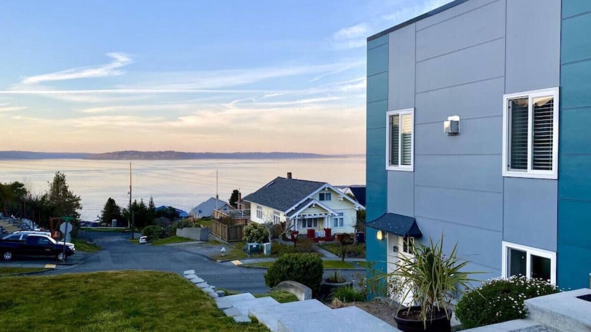 North End Condo | Amazing View of Commencement Bay in Old Town Tacoma